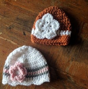 Knitted beanies for newborn